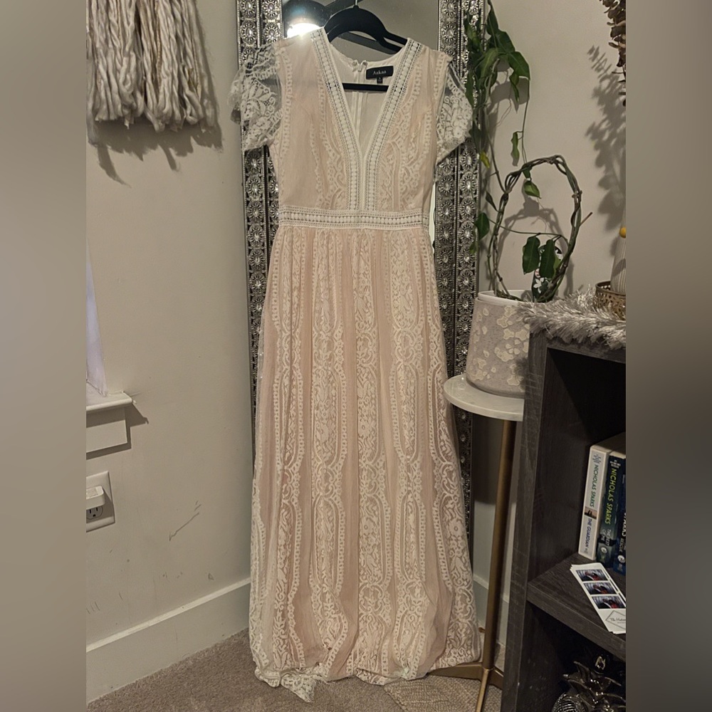 Never worn Off white lace dress size S $45